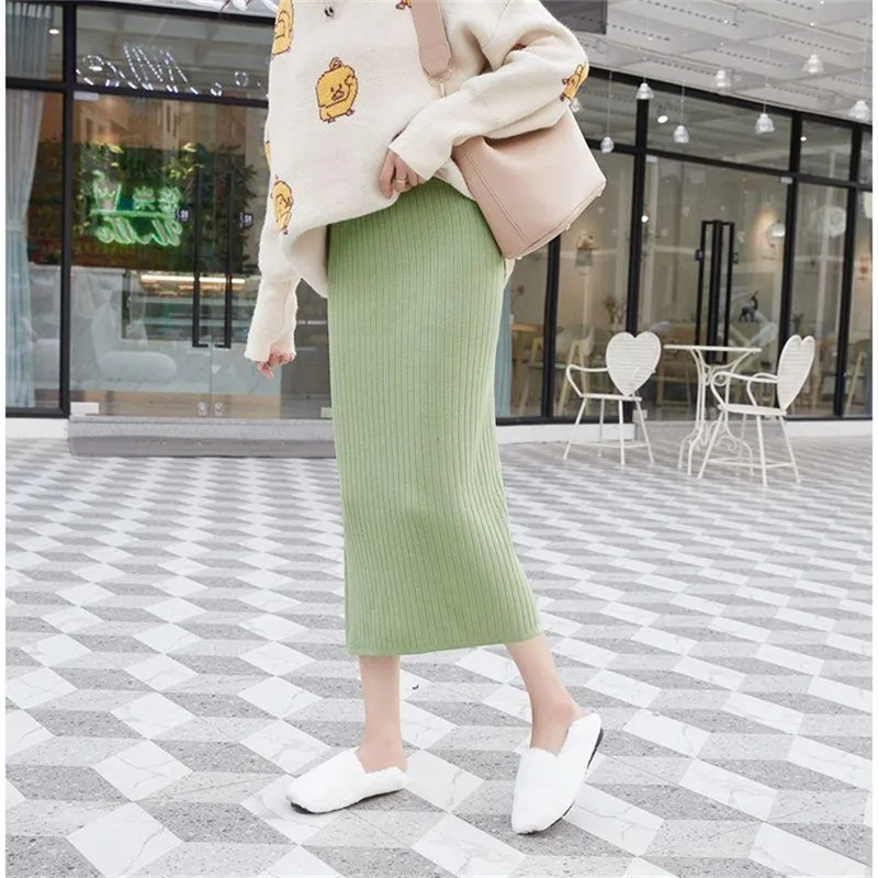 Женская облегающая вязаная юбка-карандаш средней длины с разрезом и высокой