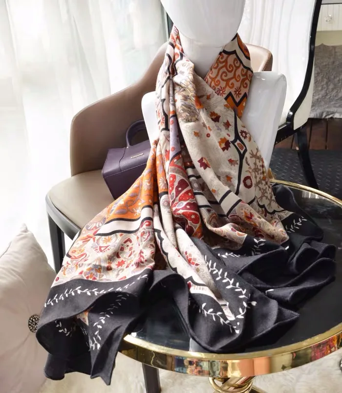 Женская кашемировая шаль большая теплая накидка из 70% кашемира 140*140 см для зимы и