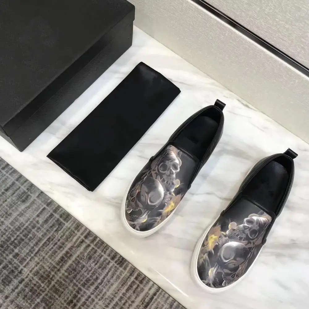 Мокасины мужские без застежки дизайнерские лоферы плоская подошва с черепом