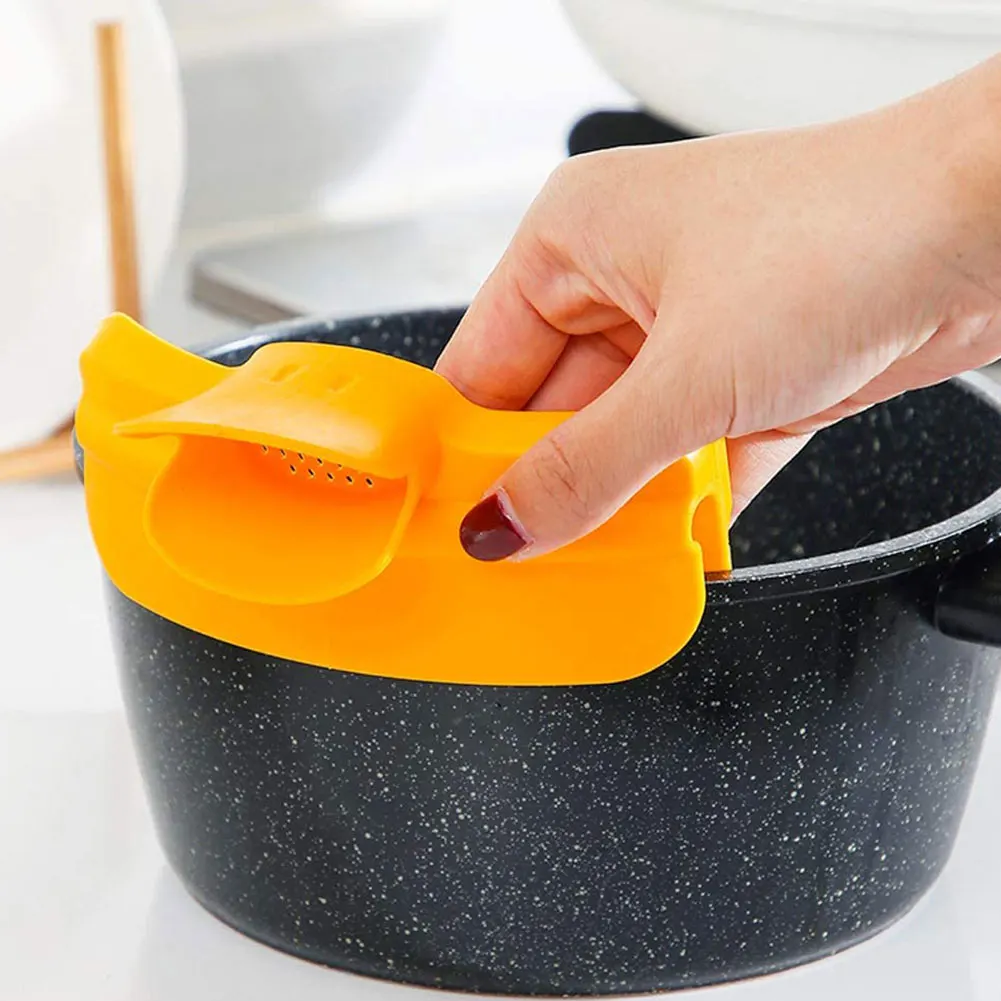 

Liquid Funnel Anti-Spill Slip Pour Soup Portable Silicone Funnel On Pour Soup Spout Funnel For Pot Pans Bowl Kitchen Gadget Tool