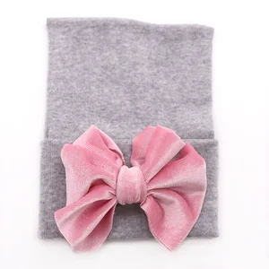 Большие бархатные лук больницы шляпы для нескользящая обувь для новорожденного ребенка, для мальчиков и девочек, мягкие, хлопковые, вязаные шапки бини шапки белые однотонные Шапки для малышей Детская шапка