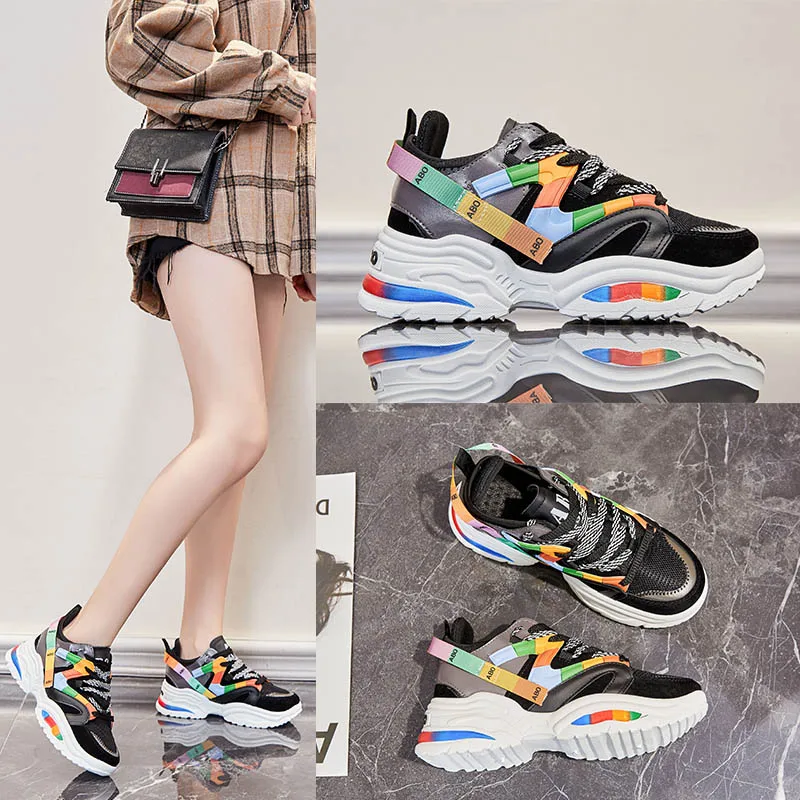 Женские кроссовки на толстой подошве повседневные дышащие черного и белого