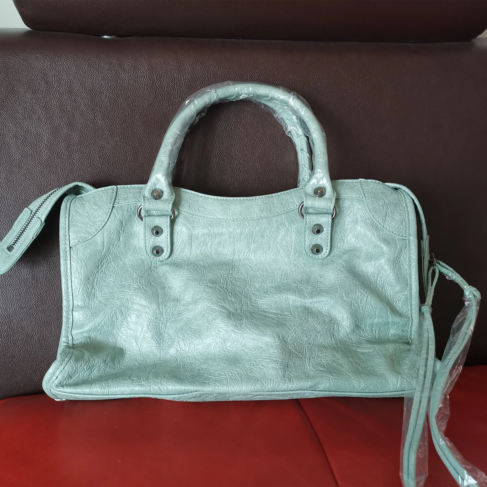 Женская модная сумка роскошная на плечо кожаная через премиум класса с кисточкой