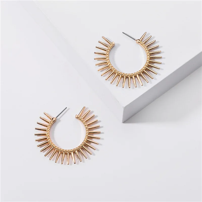 

2020 New Round Cute C Shape Vintage Rivet Sunflower Stud Earring for Women
