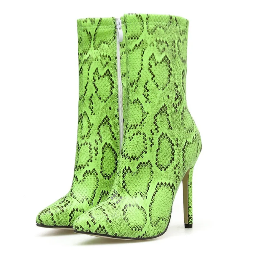 Женские ботильоны из змеиной кожи с острым носком на молнии сбоку каблуке зимние
