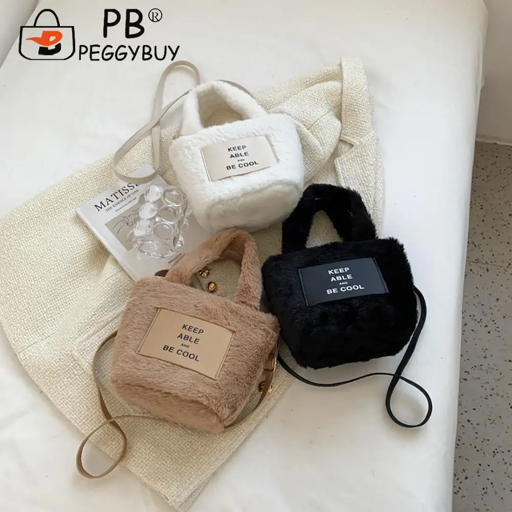 

Модная женская мягкая плюшевая сумка из искусственного меха, портативная Дорожная сумка на осень и зиму с буквенным узором, Теплая стеганая...