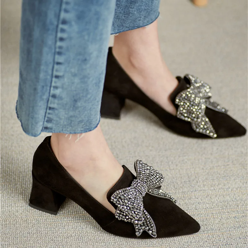 Женские замшевые туфли лодочки ASUMER вечерние на квадратном каблуке с острым носком украшенные стразами и