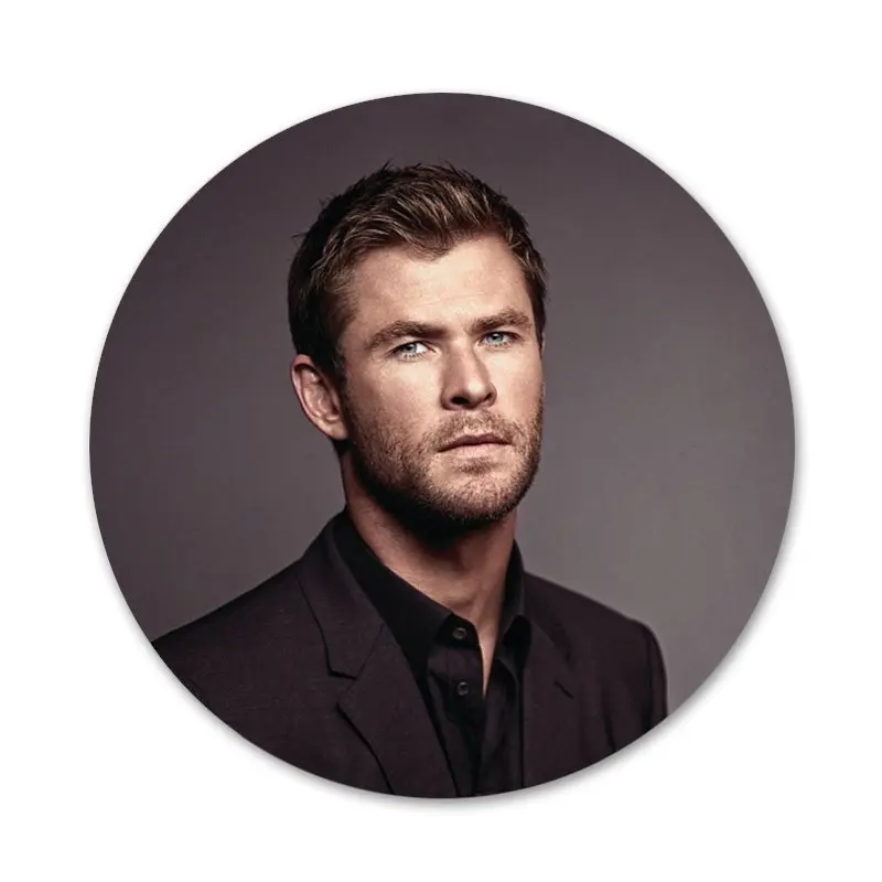 58 мм сильный-Крис-Хемсворт значок на булавке декоративные Броши Металлические