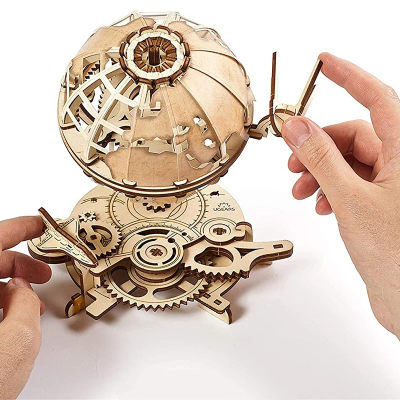 

Wooden Mechanical Transmission Model Pendulum Globe Office Decoration