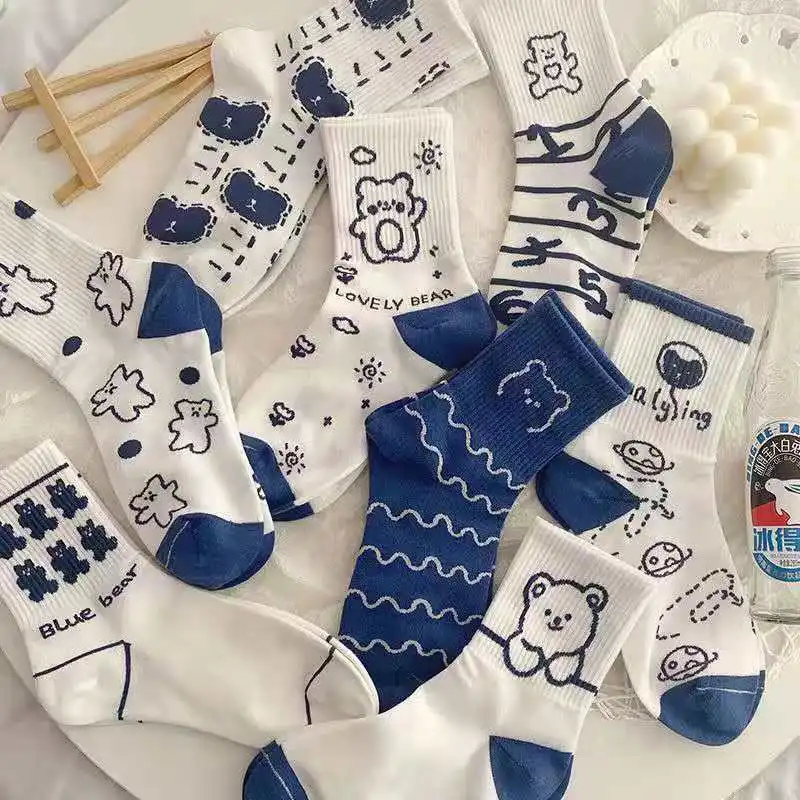 Носки женские средней длины модные чулки в Корейском стиле с мультяшным медведем