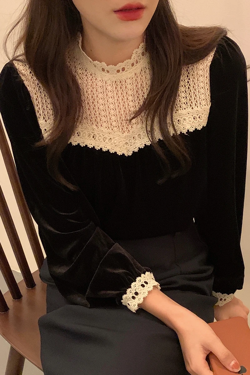 

ZCSMLL Korean Chic Temperament Elegant Crochet Hollow Stand Collar Stitching Design Loose Long-sleeved Velvet Shirt