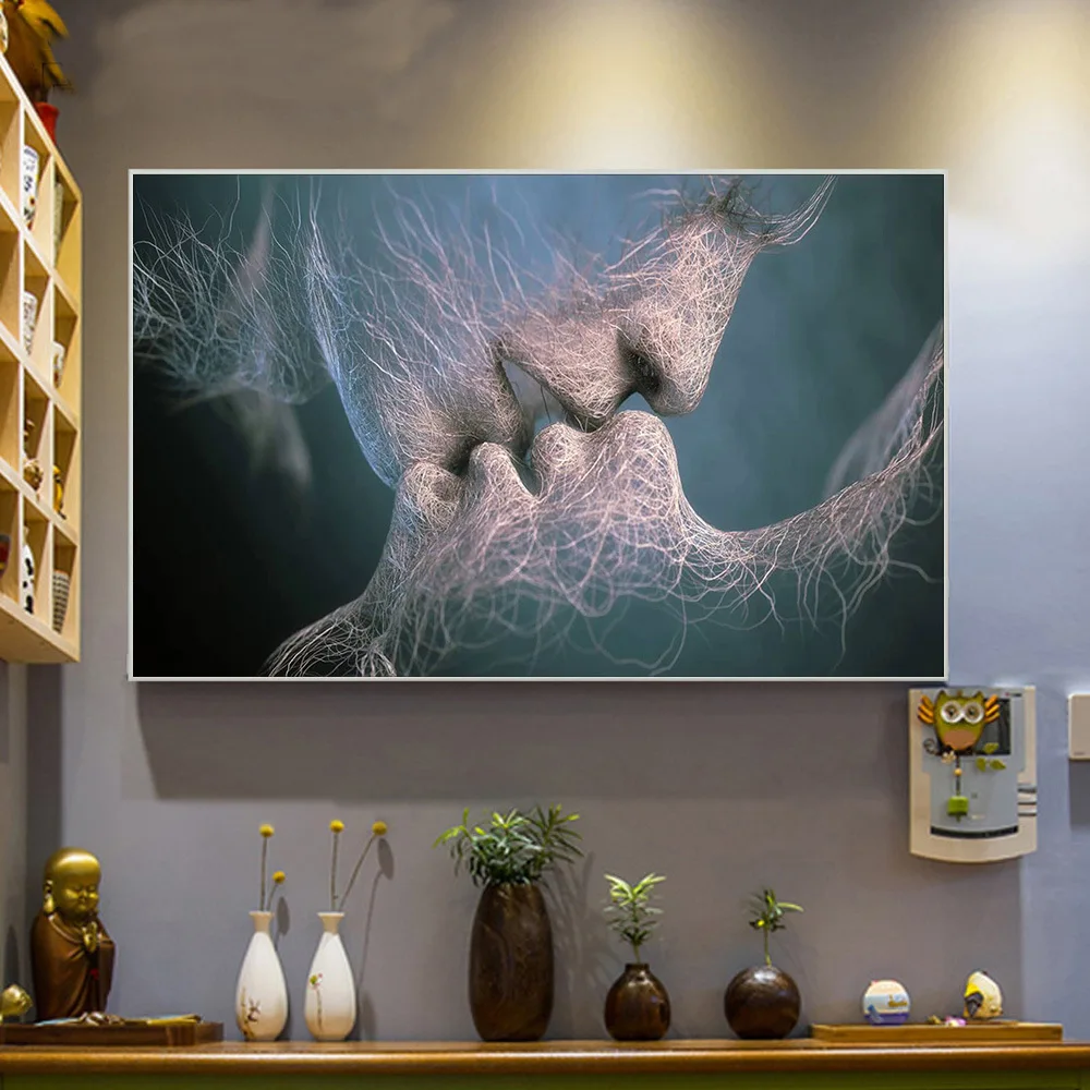 Картина на холсте с изображением поцелуев 3 цвета черный синий желтый для