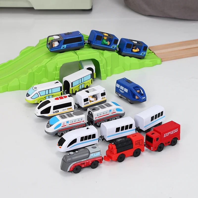 Электрический магнитный поезд на радиоуправлении со звуком каретки и светом