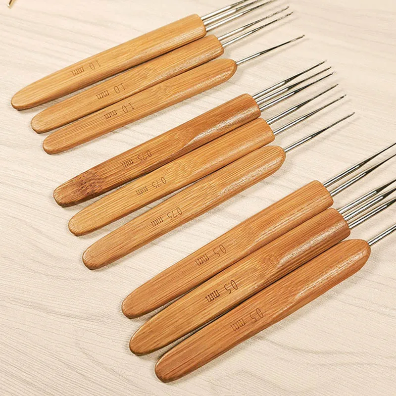 

3Pcs/Set DIY Sewing Tools Multi Purpose Bamboo Handle Knitting Needles for Household Crochet Hooks 0.5mm/0.75mm/1mm
