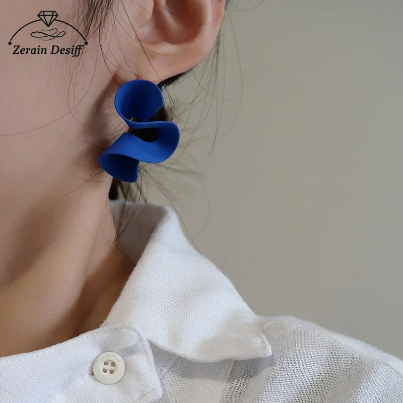 

Klein Blue Flower Earrings 2021 Trendy Exaggerated Personality Fashion Earrings Simple High-end Earrings Korean Fashion