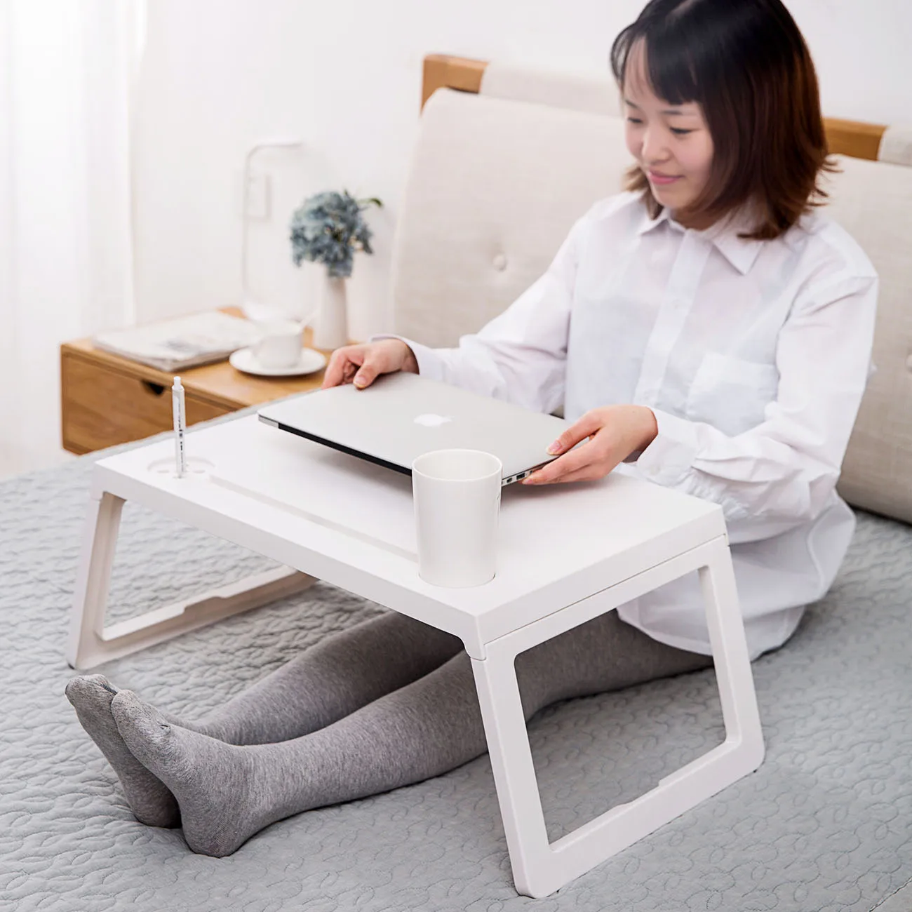 

Foldable Portable Laptop Stand Rack Computer Reading Desk Lazy Bed Small Table Anti-Skid Table Office Furniture Space Save