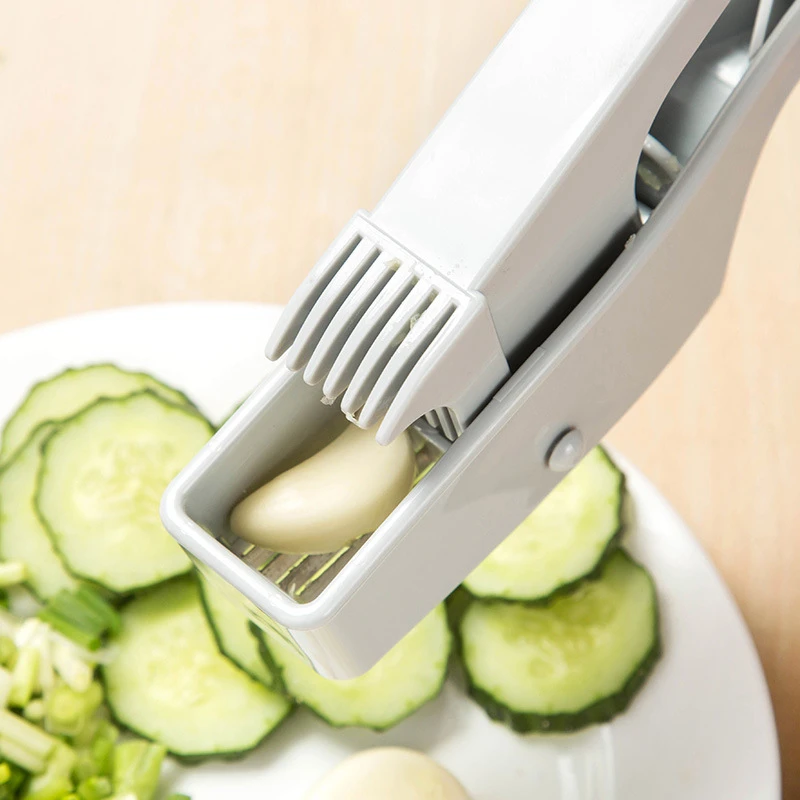 1pc Garlic Press Hand Presser Shredder Pat Punch Onion Ginger Cutter Magic Plastic Peeler Slicer Kitchen Cooking Gadgets | Дом и сад