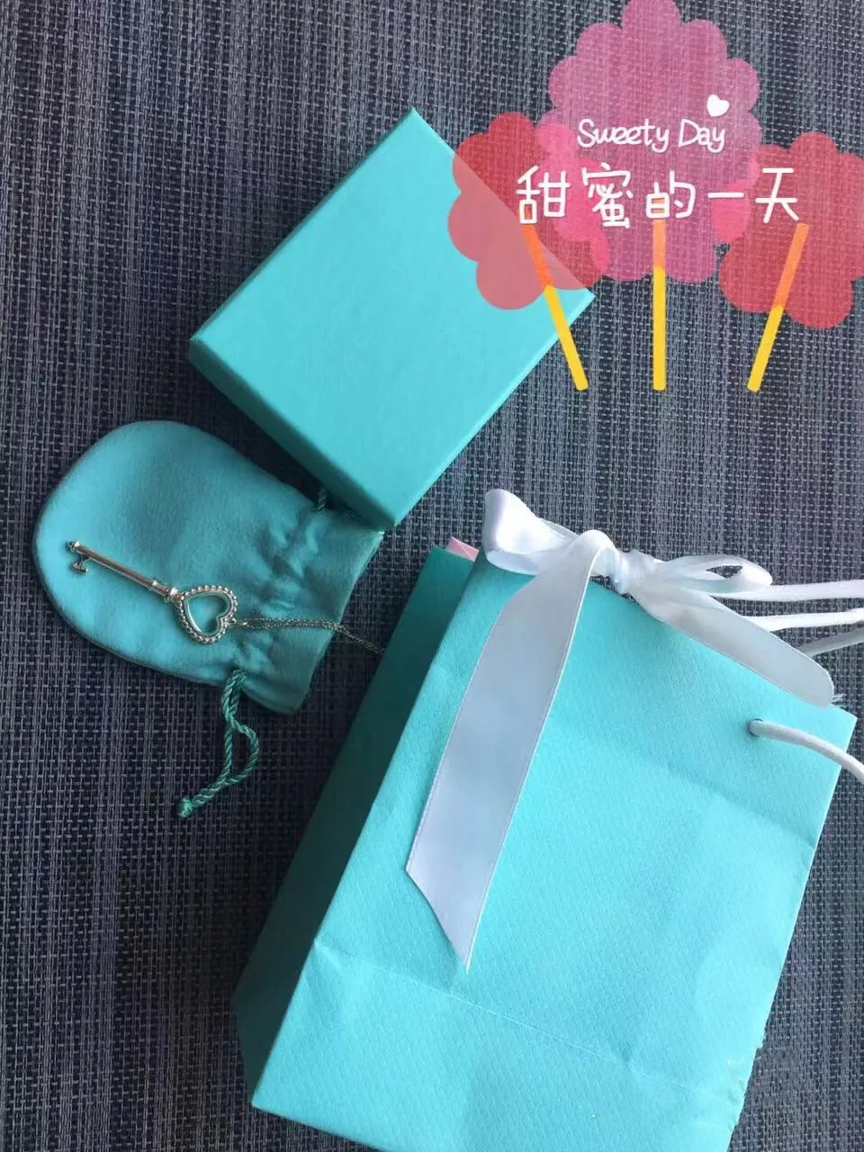 

Sterling silver ms S925 classical 1:1 - heart blue key enamel pendant necklace holiday gifts. Birthday gift, man