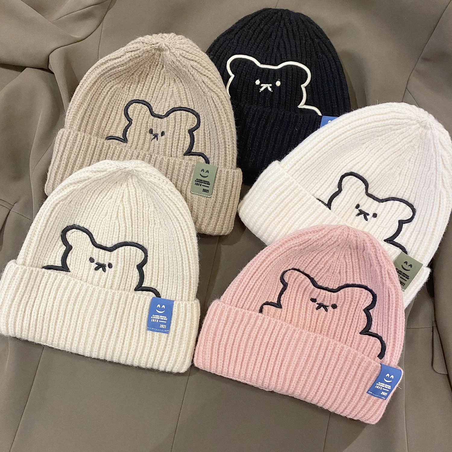 

Embroidered Bear Knitted Beanie Winter Outdoor Warm Hiking Windproof Breathable Kawaii Skullies Hats For Girls