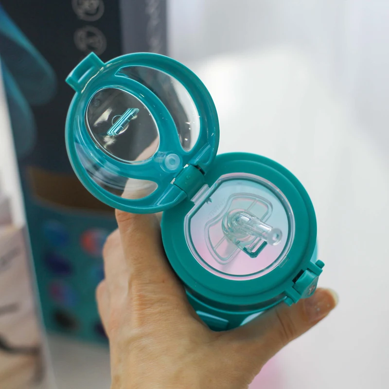 Бутылка для воды ZORRI Lunidry с соломинкой Спортивная фитнеса градиентная 1 л