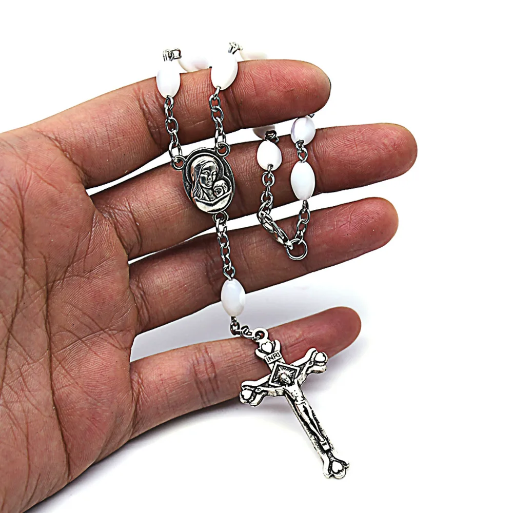 Натуральный браслет из жемчуга Мать-жемчужины с молитвенными бусинами, цепью и крестом католической раковины.