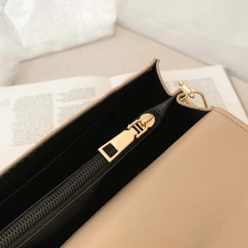 

Black Clamshell Boston Handbags for Women High Quality PU Leather Striped Crossbody Bags Lady Fashion Casual Shoulder Bag Sac