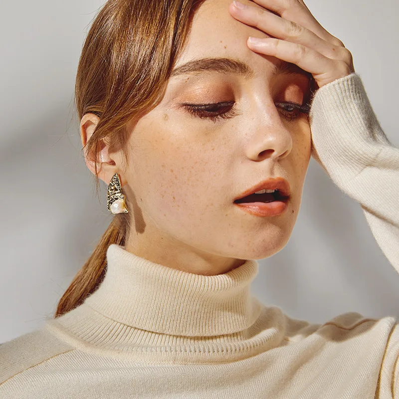 

ELEGANCE11 Luxury Gold Earrings with Pearl Design Alloy Irregular Wings Stud Earrings for Women Costume Earrings Jewelry Gift