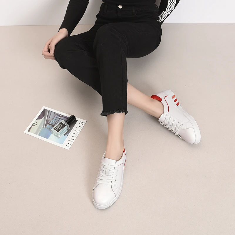 Кроссовки женские на шнуровке кожаные удобные мягкие дышащие повседневная обувь