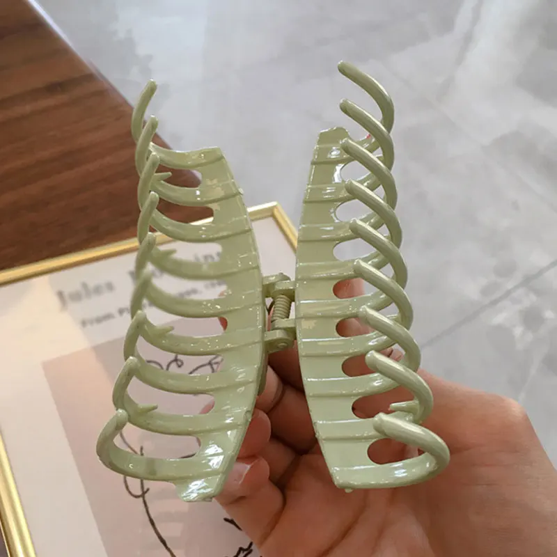 

1 PC Korean Solid Big Hair Claws Elegant Plastic Acrylic Hair Clips Glossy Hair Claws Headwear for Women Girls Hair Accessories