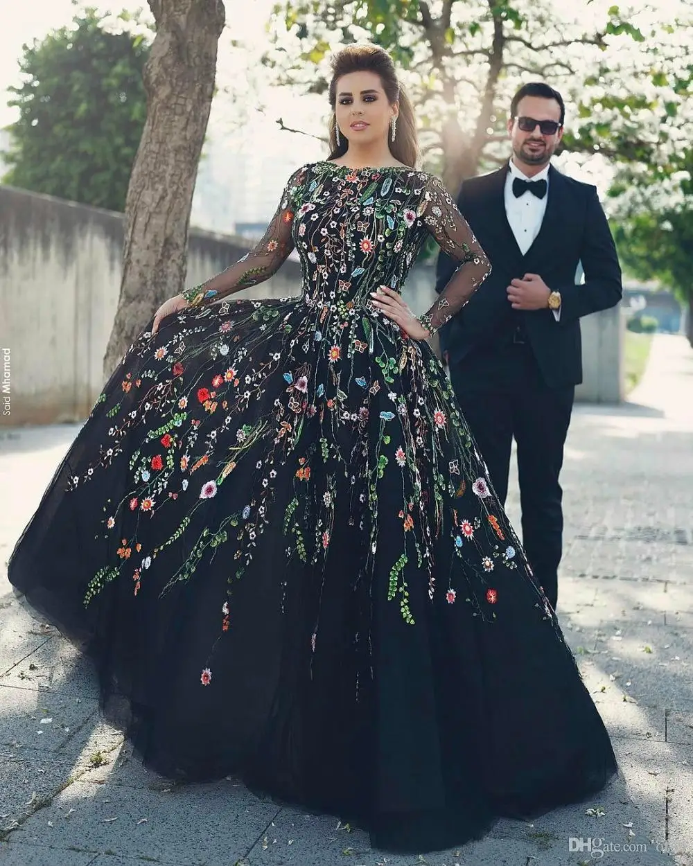 

Elegant Black Embroidery Lace Floral Prom Dresses Illusion Long Sleeves Sexy Backless Arabic Formal Evening Gowns Party Wear