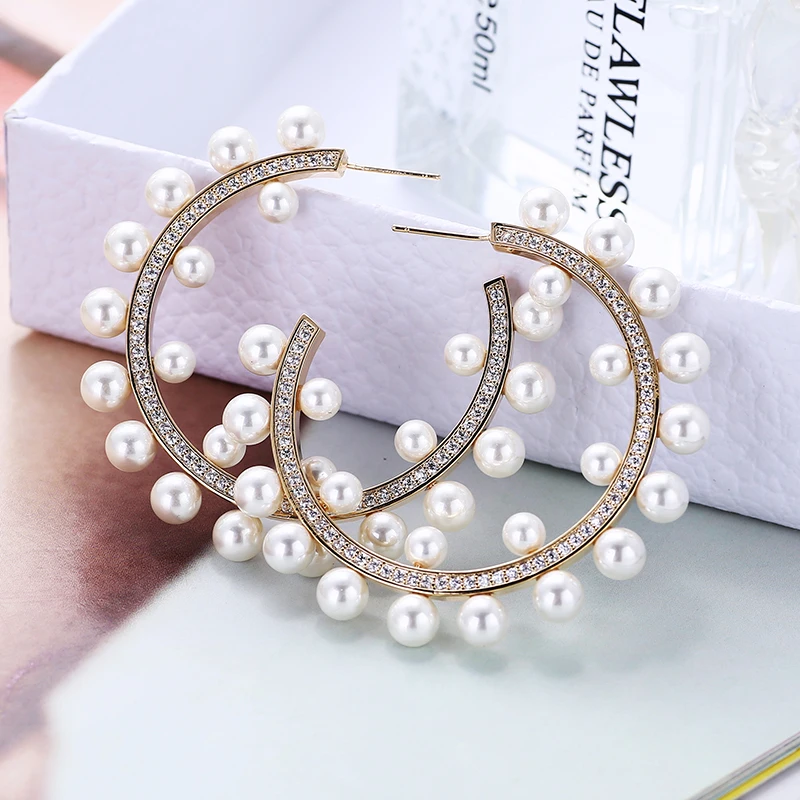 Женские жемчужные серьги-кольца с блестящим цирконием покрытием Новые