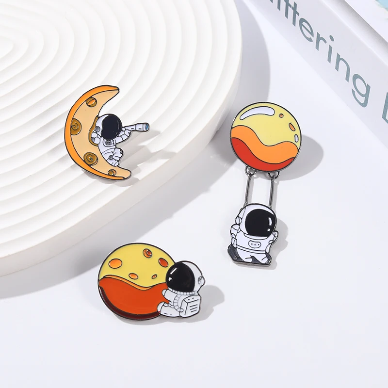 

Wholesale Space Enamel Pin Creative Astronaut Telescope Brooch Clothing Cowboy Bag Holiday Gift Shoe Bag Badge Custom