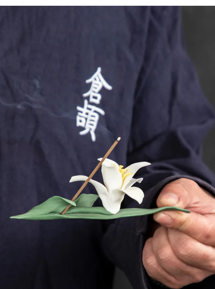 

Ceramic Hand Porcelain Floral Incense Holder Incense Stick Retro Style Craft Ornament Zen Tea Ceremony Incense Burner Home Decor