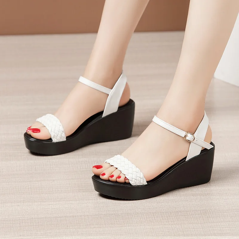 

Fashion Ankle Buckle Peep Toe Women Sandals 2021 Wedge Platform Shoes Female Slides Medium Heels Ladies Summer Shoes White Black