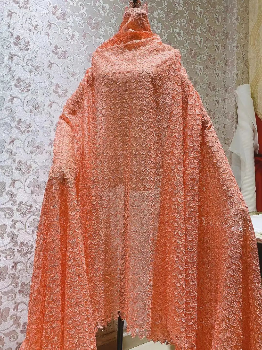

2021 High Quality 3D Water-Soluble Embroidery French Mesh Cloth Custom Dress Lace Fabric