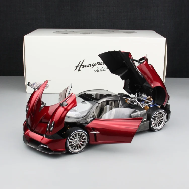 

Модель автомобиля из сплава с ЖК-дисплеем 1/18, Pagani Zephyr, Huayra, родстер