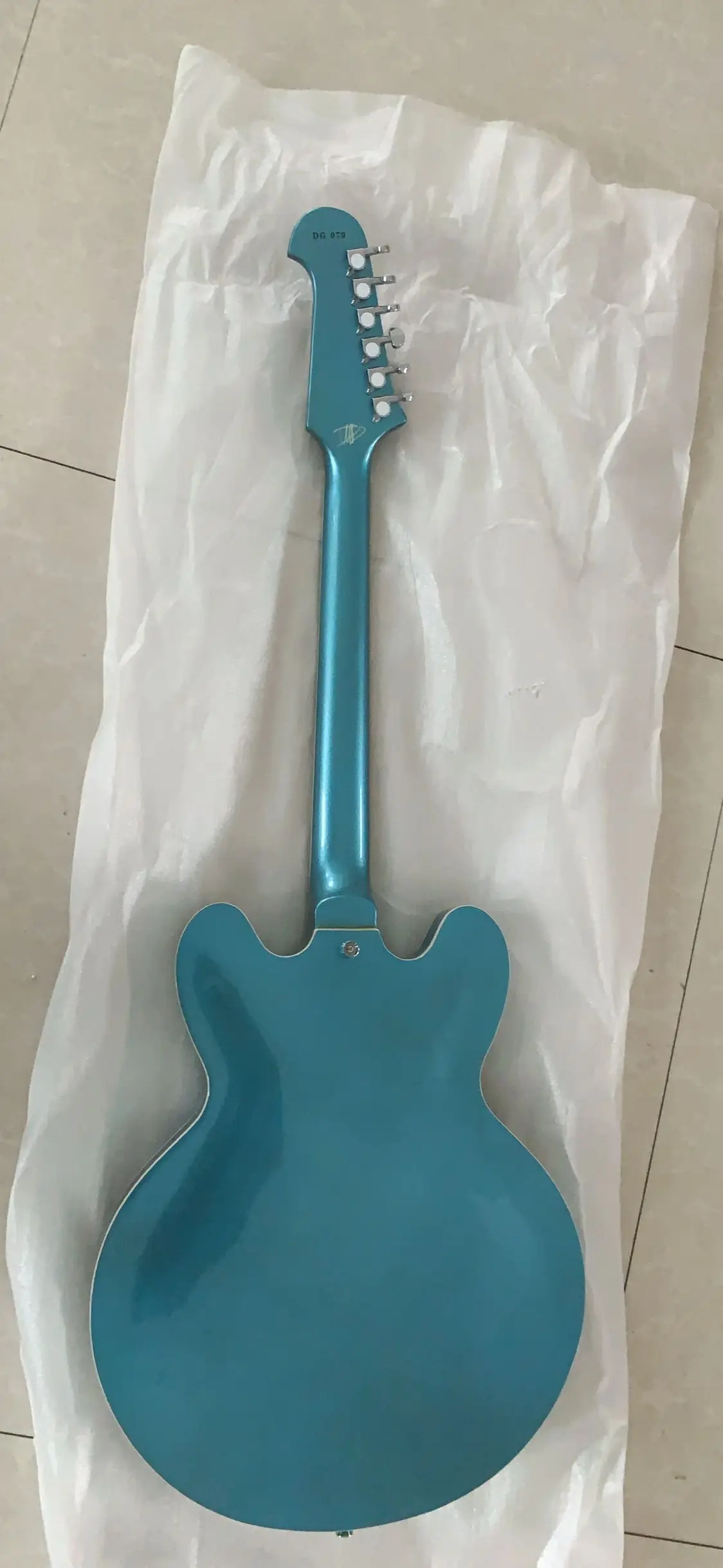 Оптовая продажа гитар Новинка DG 335 Jazz электрическая гитара синего цвета 20210101 |