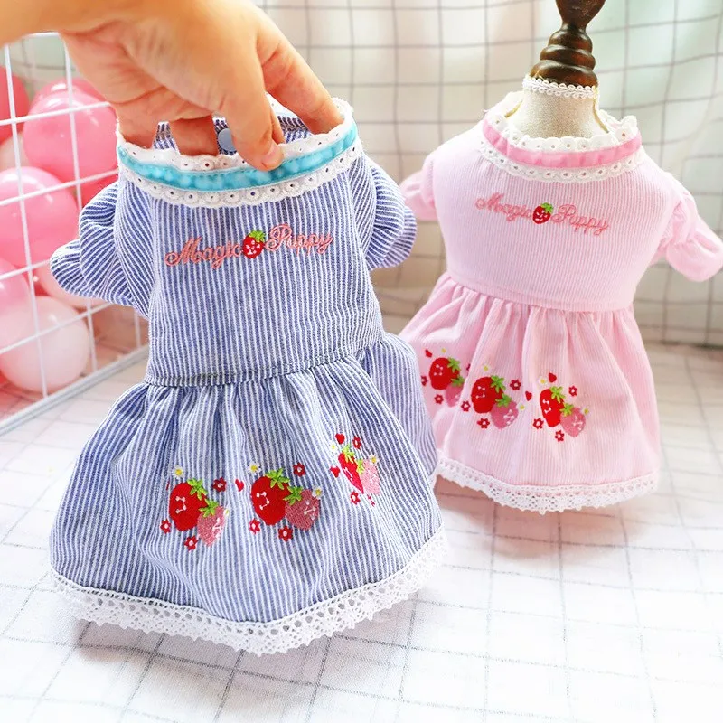 

2020 New Summer Strawberry Stripe Princess Dog Dresses Soft Breathable Small Dog Wedding Dress Chihuahua Puppy Pet Clothes