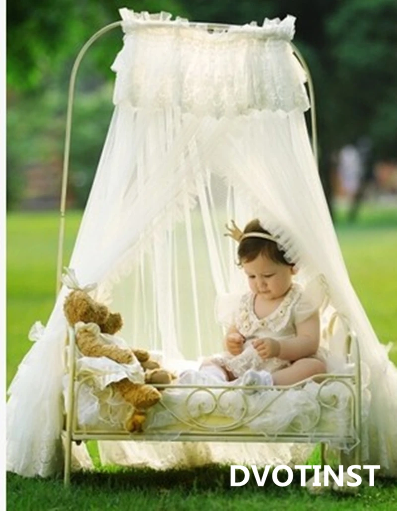 Реквизит для фотосъемки новорожденных Dvotinst белая железная кровать принцессы