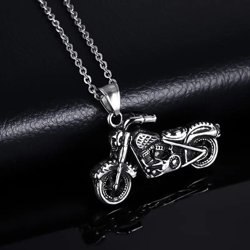 

Europe and America Punk Wind Casting Motorcycle Pendant Necklace Men Retro Gothic Ghost Knight Pendant Stainless Steel