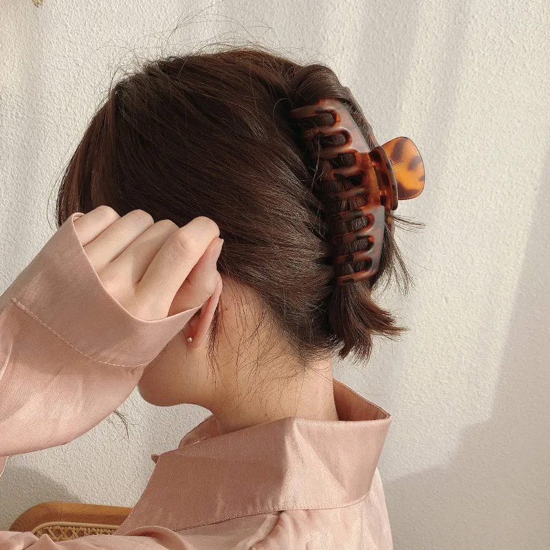 

Solid Large Hair Claws Elegant Acrylic Hairpins Barrette Crab Hair Clips Headwear for Women Girls acsesorios para el cabello