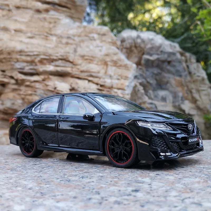Игрушечный автомобиль Toyota восьмого поколения Camry металлический литый под