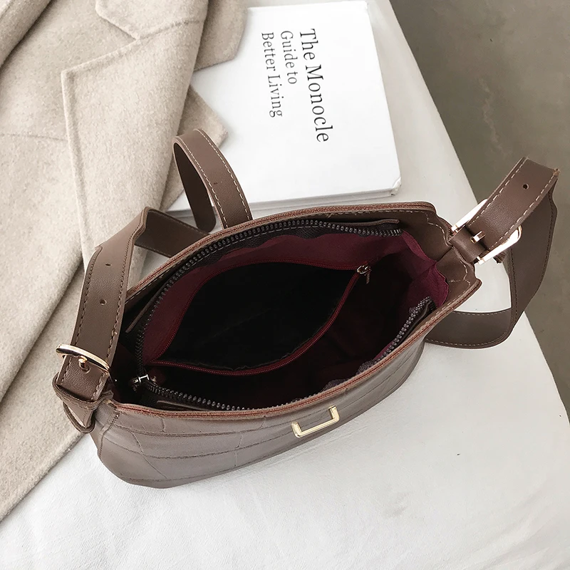 

Crocodile Pattern Bucket Bag with Lock Trend New Lady PU Solid Color Handbags for Women High-quality Leather Bag Female Sac 2020