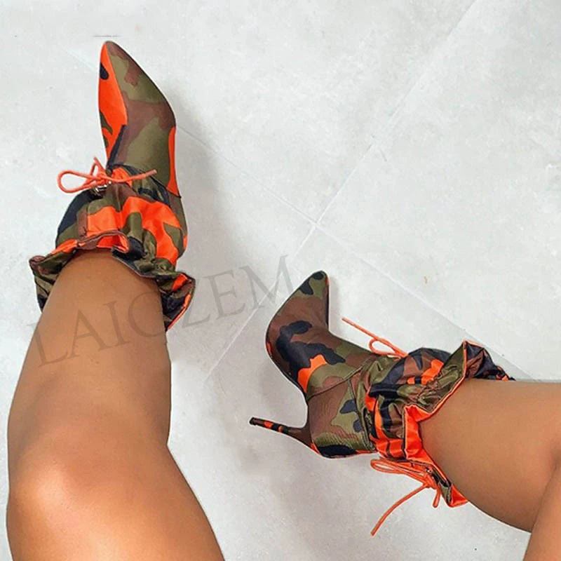 LAIGZEM/камуфляжные женские Ботинки на каблуке шпильке с острым носком Zapatos Женская