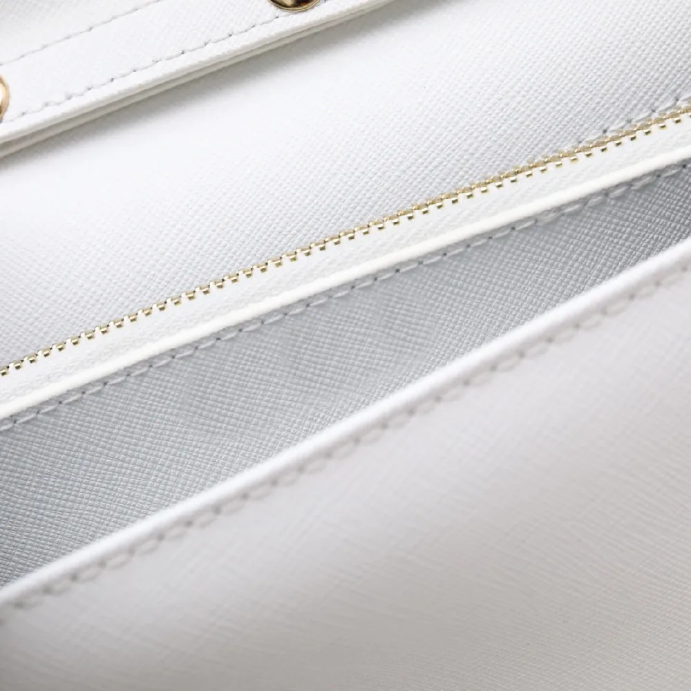 

2021 latest threaded lining mini chain mobile phone one-shoulder messenger bag