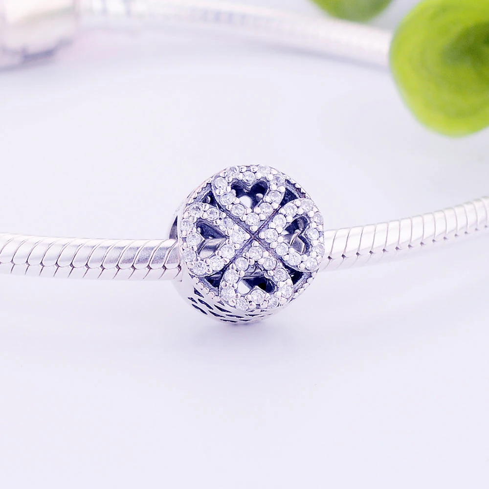 Шарм для браслета Пандора серебро 2021 пробы лепестки любви с прозрачными