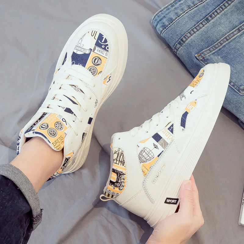 

New Men's Skateboard Shoes High-Top Outdoor Non-Slip Breathable White Graffiti Sports Walking Male Vulcanized Flats Sneakers