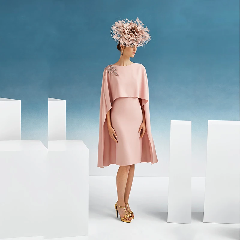 

2021 Spring Latest Blush Pink Short Mother of the Bride Dresses with Cap Knee Length Wedding Party Gowns Boat Neck Beaded