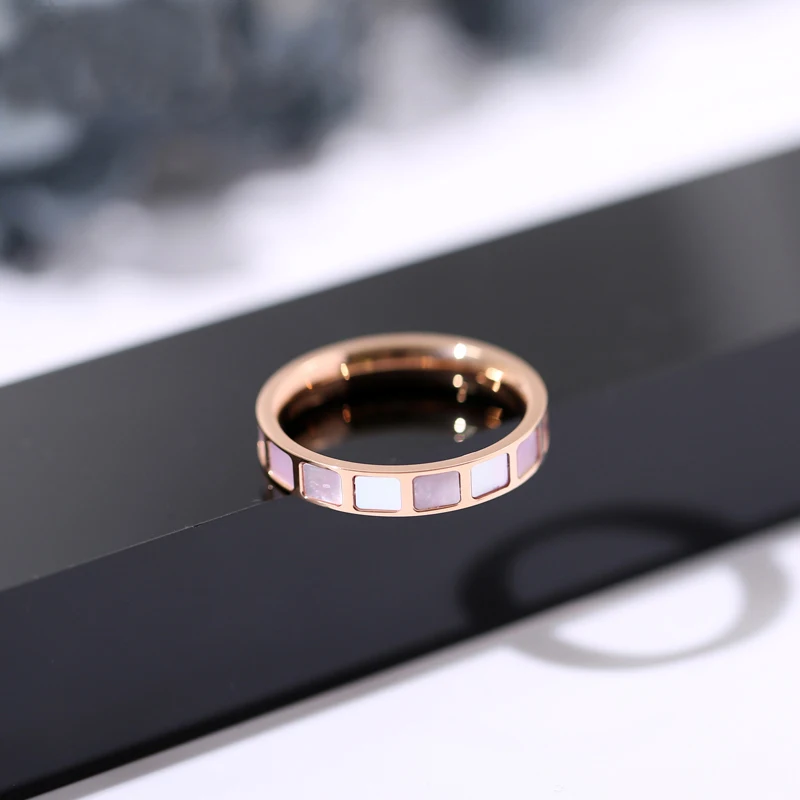 

Кольцо из розовой ракушки, кольцо из натуральной розовой ракушки цвета розового золота, ювелирное изделие из титановой стали с квадратным р...