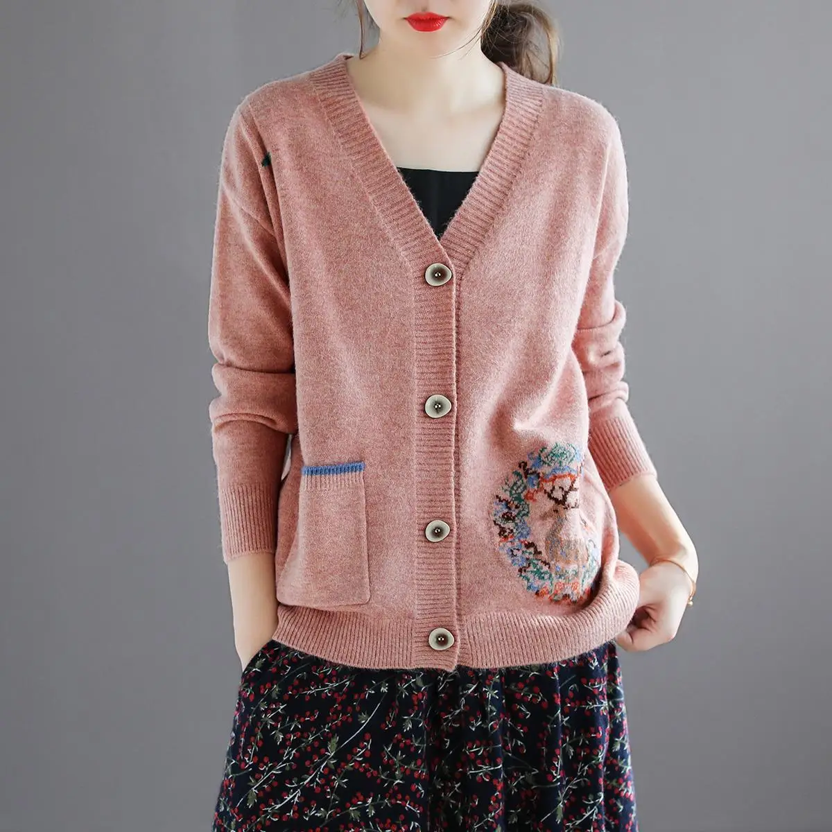 

2022 Woman V Neck Sweater Cardigan Single Breasted Female Autumn Winter Vintage Outerwear Ladies Casual Long Sleeve Tops B138